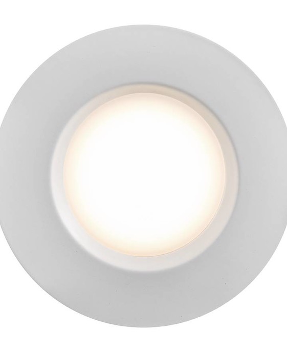 Set vstavaných svietidiel Dorado od Nordlux vyžaruje teplé biele svetlo, takže je vhodný napríklad do izby, kde potrebujete príjemné osvetlenie.