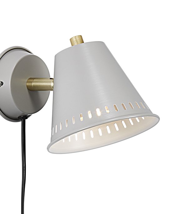 Elegantné ľahko industriálne svietidlo s mosadzným detailom a zaujímavým svetelným efektom –⁠ Nordlux Pine