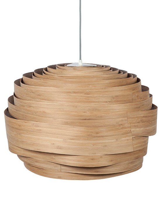 Udržateľná elegantná závesná lampa z dyhy – Studio Vayehi Light Cloud 50 v troch vyhotoveniach – javor, orech, bambus.