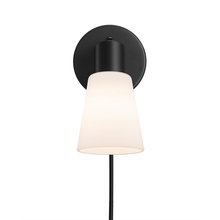 Minimalistická nástenná lampička Nordlux Cole v čiernej farbe s tienidlom z opálového skla, možnosť zakúpenia lampičky s jedným alebo dvoma tienidlami (Počet tienidiel: 1)