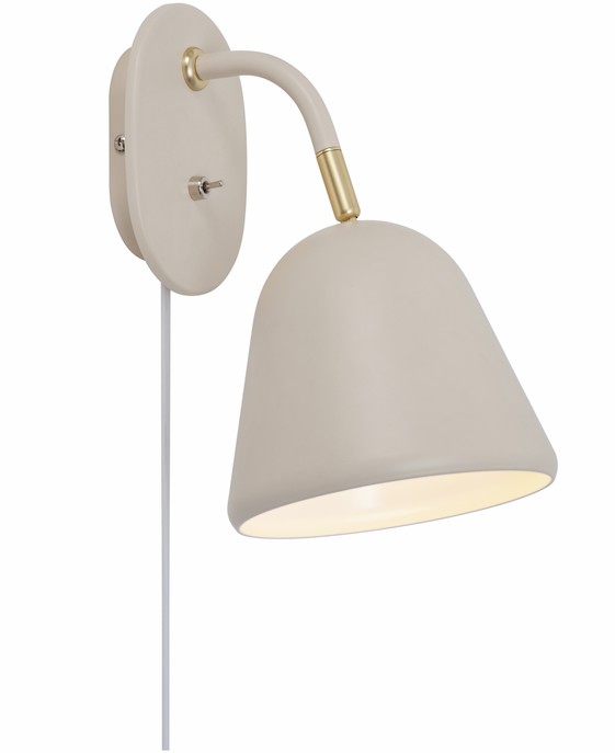 Nástenná lampička vo vintage dizajne s mosadznými detailmi, to je Nordlux Fleur. Vďaka nastaviteľnej hlave ju ľahko nasmerujete požadovaným smerom