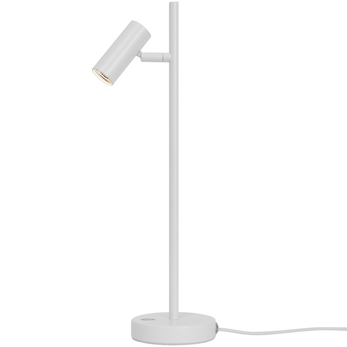 Praktické stolové svetlo Omari od Nordluxu využijete pri posteli alebo v kútiku na čítanie. Lampička má nastaviteľnú hlavu na presné svietenie a dotykový stmievač na lampičke na stmievanie. (biela)
