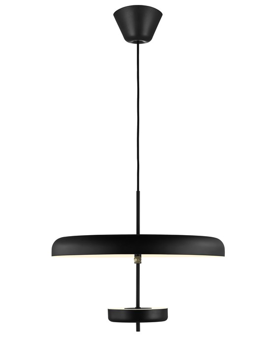 Závesné svetlo Mobile od Nordluxu je jedinečný luster v ľahkom elegantnom dizajne. Ideálne nad jedálenský stôl. Opálové tienidlá podporujú rozptýlené jemné svetlo, tienidlá je potom možné oddialiť či priblížiť na usmernenie žiarenia. Možnosť výberu čiernej alebo bielej 