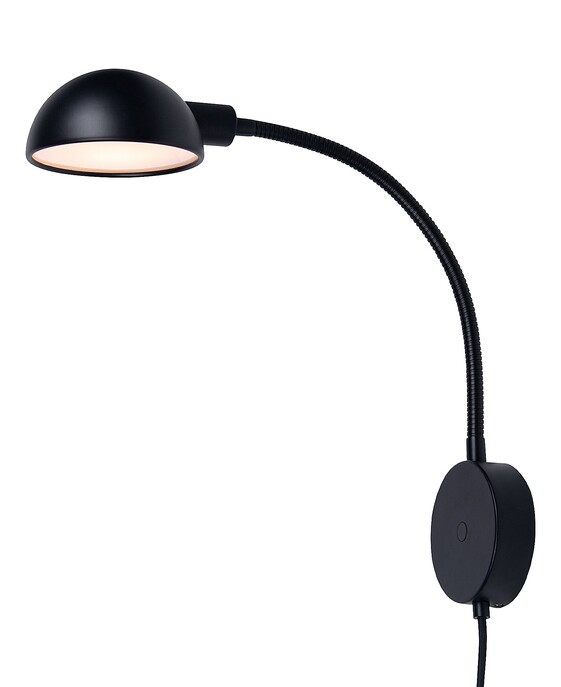 Nástenná lampička Nomi s nastaviteľným krkom v minimalistickom čiernom vyhotovení.