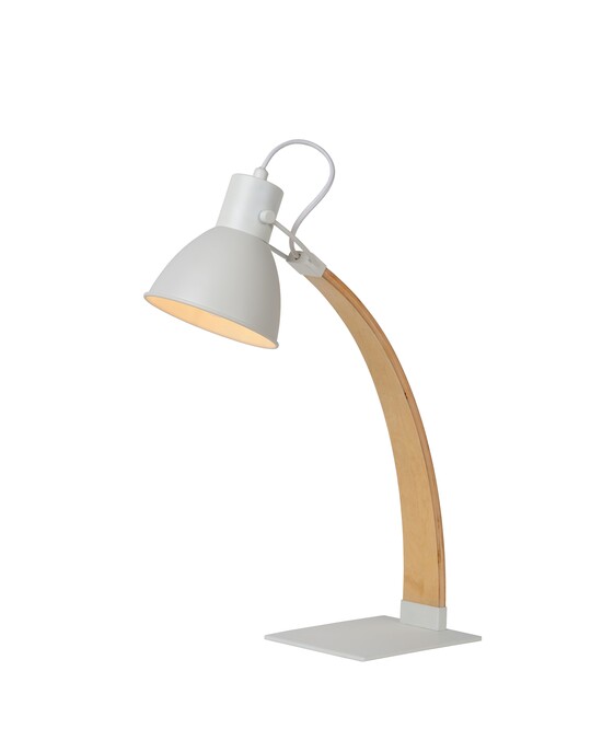 Stolová lampička Curf kombinuje drevo a kov v škandinávskom štýle, smer svetla možno nastaviť vďaka otočnému tienidlu.