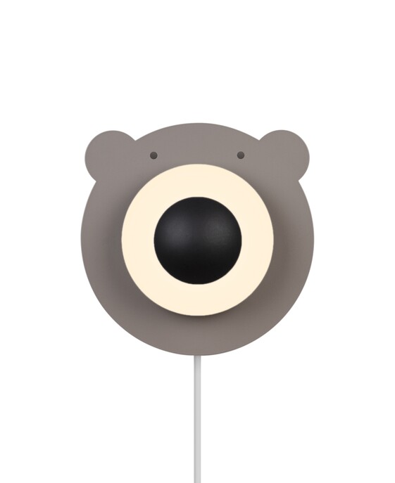 Nástenné svietidlo Bruna Bear od Norduxu dokonale posvieti v detskej izbe, a zároveň poslúži ako dekorácia. Biely nos z opálového skla vyžaruje príjemné mäkké svetlo.
