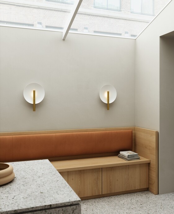 Nástenné svietidlo Furiko od Studia Anker dodá vášmu interiéru príjemné osvetlenie, predovšetkým vďaka výraznému tienidlu. K dispozícii je vo dvoch farbách, najlepšie sa bude hodiť do chodby.