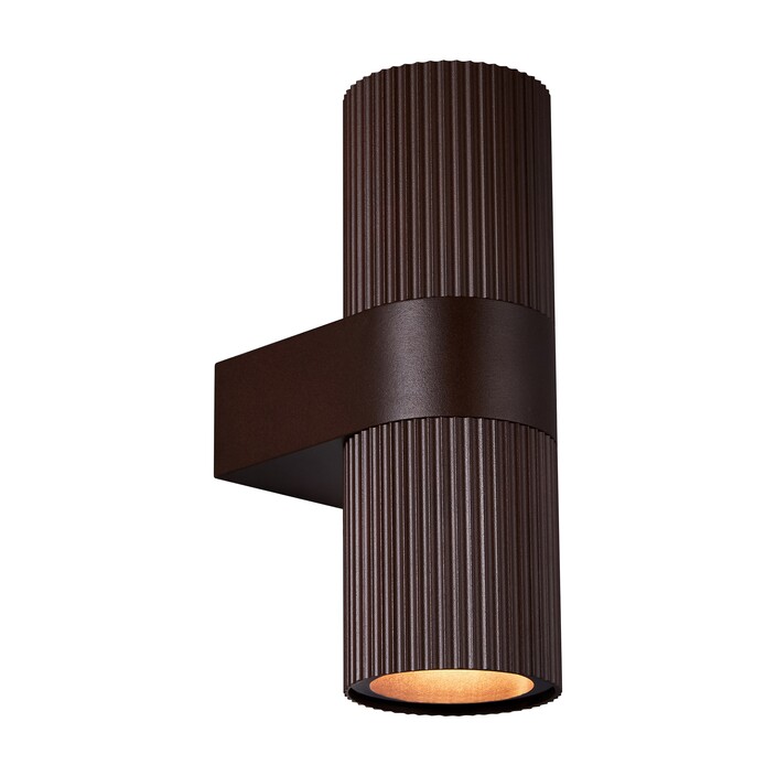Nordlux Kyklop Ripple je moderné vonkajšie nástenné svietidlo so zvlneným povrchom, ktorý osvetľuje okolie smerom nahor i dole. K dispozícii v čiernej a hrdzavej farbe. (hrdzavá)