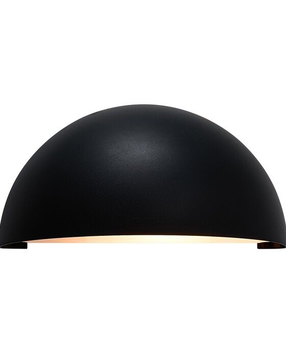 Krásne vonkajšie nástenné svietidlo Nordlux Scorpius v klasickom nadčasovom dizajne s plastovým tienidlom v čiernom vyhotovení.
