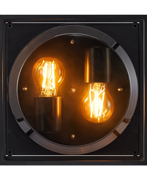Moderné vonkajšie stropné svietidlo série Griffin poskytuje príjemné osvetlenie v tmavých exteriéroch vďaka dymovému tienidlu.