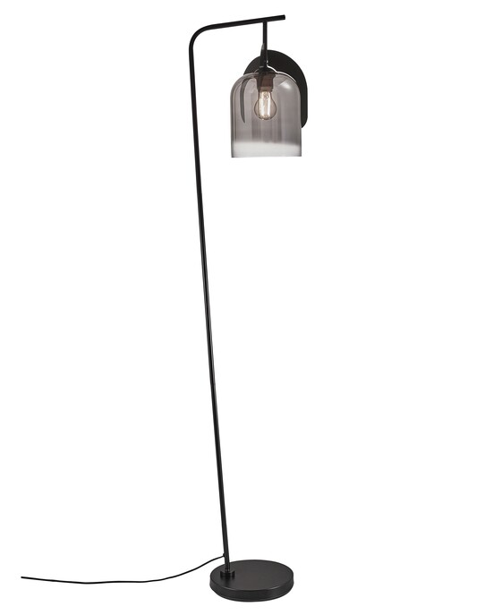 Stojacia lampa Boshi s tienidlom z dymového skla poskytne priestoru príjemné osvetlenie.