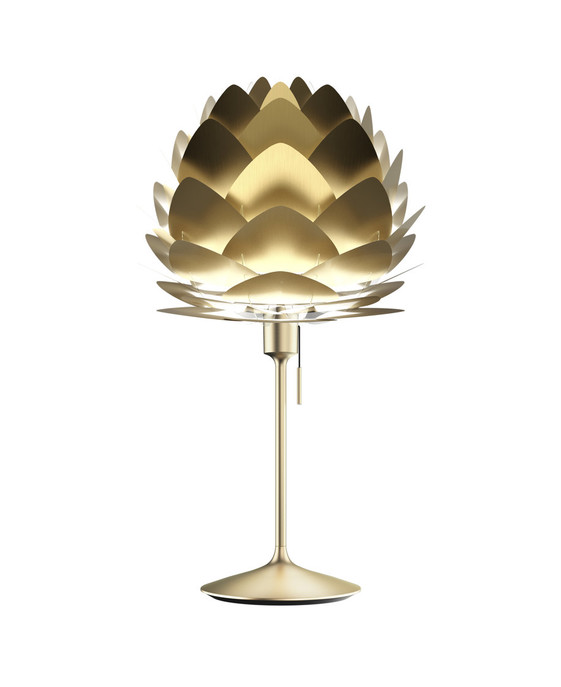 Nová verzia lampy UMAGE Aluvia – z leštenej mosadze, vo dvoch veľkostiach. Variabilná – závesná alebo stojacia (tienidlo pohyblivé v rozsahu 180°)